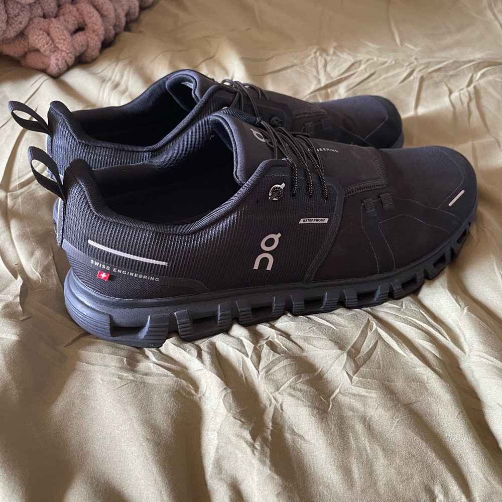 OnCloud sneakers